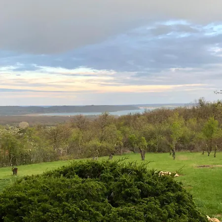 Pirk Vendeghaz Vászoly