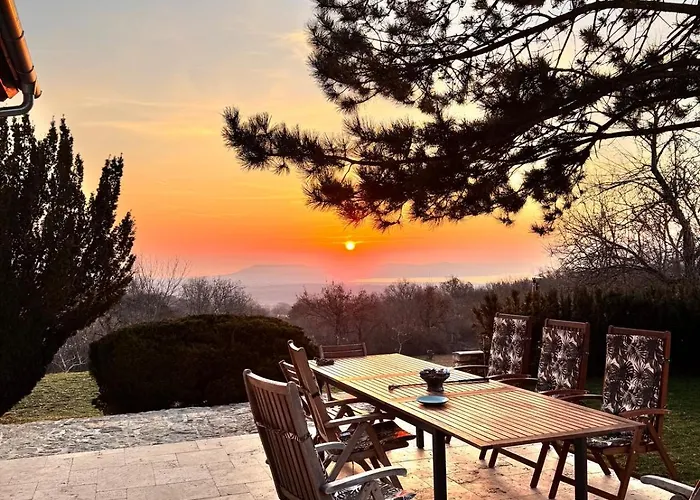 Pirk Villa Vászoly